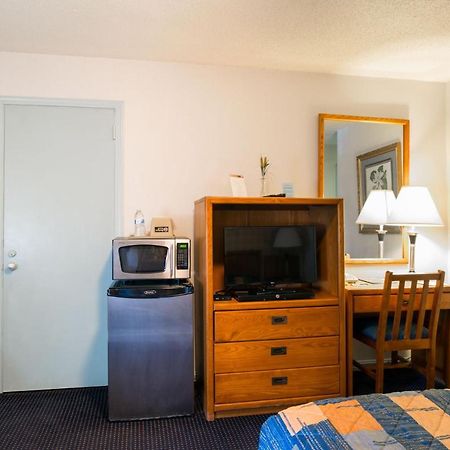 Budget Host Alexandria Motel Dış mekan fotoğraf
