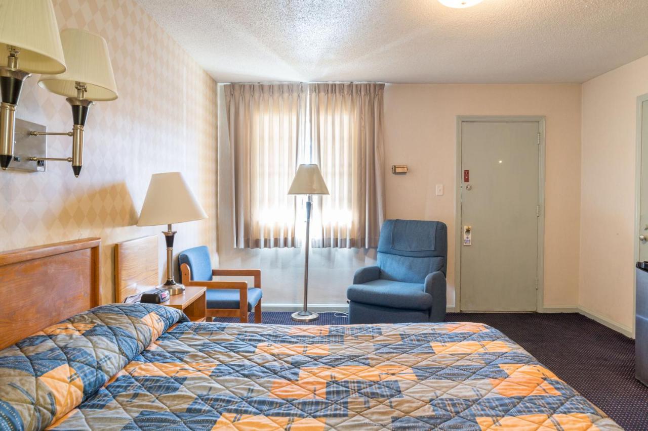 Budget Host Alexandria Motel Dış mekan fotoğraf
